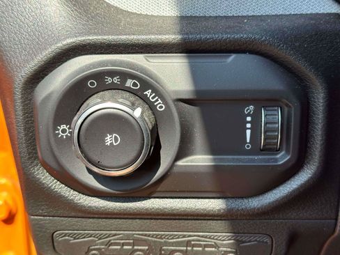 Used 2025 Jeep Wrangler Unlimited Sport AWD/4WD image 17