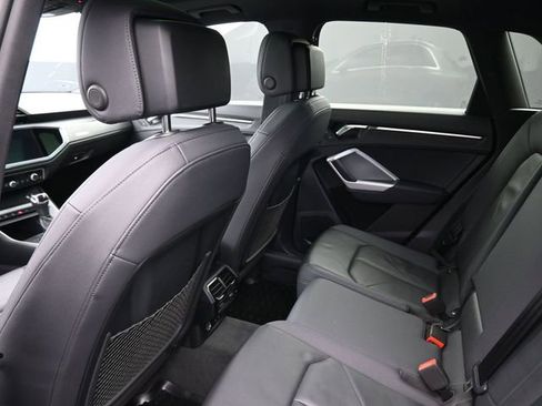 Used 2022 Audi Q3 2.0T Premium image 10