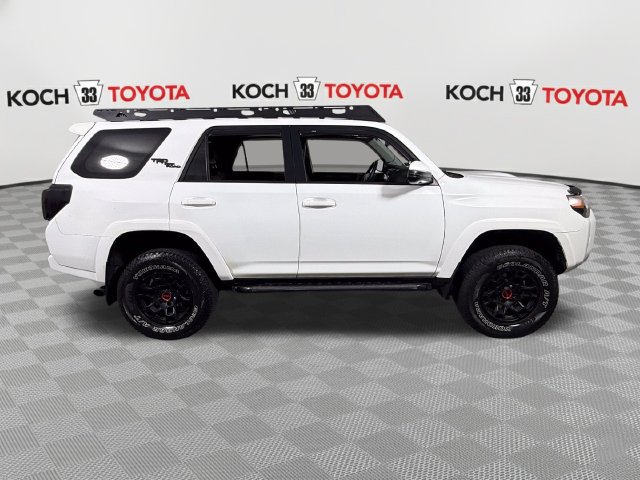 Used 2022 Toyota 4Runner TRD Off-Road Premium w/ TRD Black Wheel Package (TMS) AWD/4WD image 9