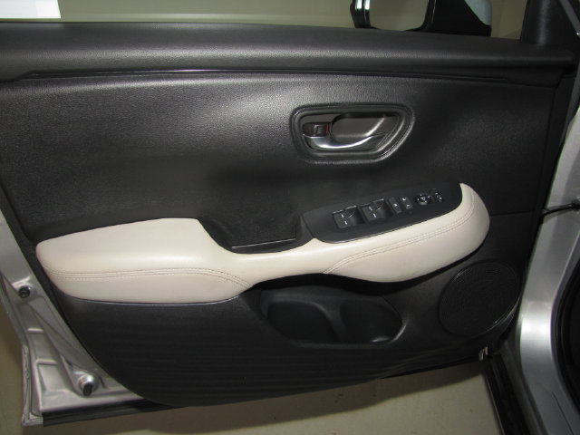 Certified 2024 Honda HR-V LX image 32