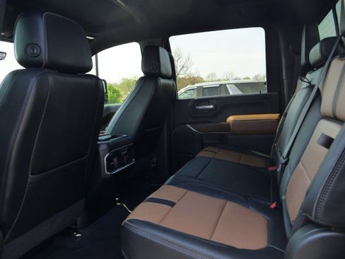 Used 2022 Chevrolet Silverado 3500 High Country w/ Technology Package image 18