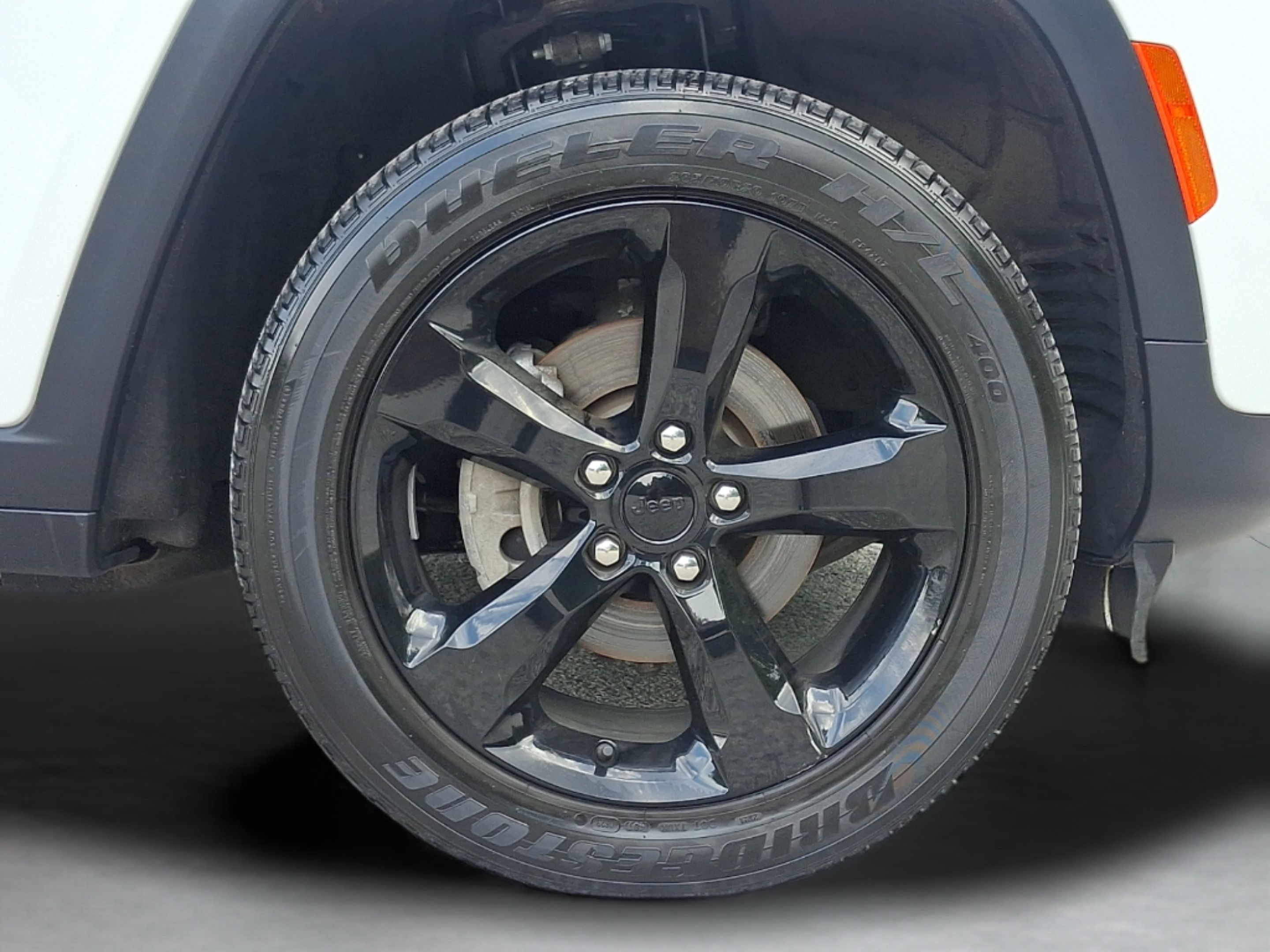 Used 2023 Jeep Grand Cherokee Altitude AWD/4WD image 8