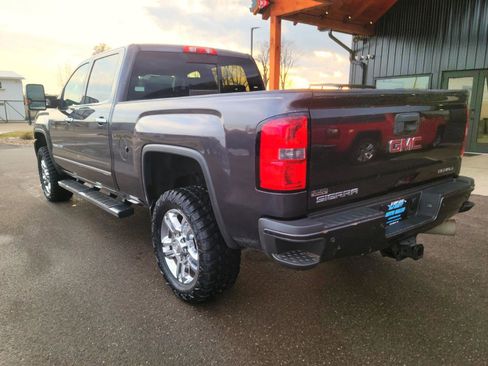 Used 2015 GMC Sierra 2500 Denali w/ Duramax Plus Package image 6