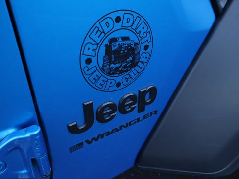 Used 2025 Jeep Wrangler Unlimited Sport AWD/4WD image 6