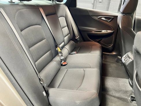 Used 2025 Chevrolet Malibu LT FWD image 15
