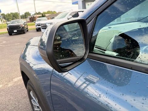 Used 2026 Chevrolet Equinox LT AWD/4WD image 34