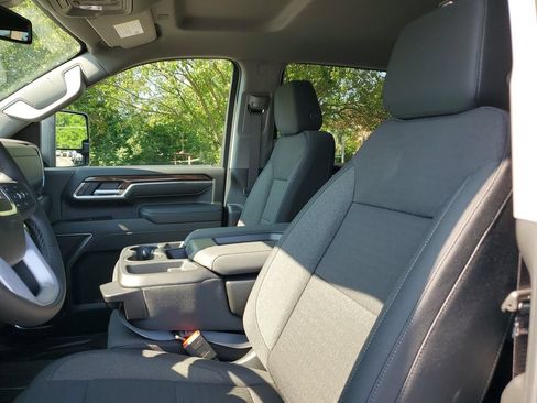 New 2026 GMC Sierra 2500 SLE w/ SLE Value Package; AWD/4WD image 16