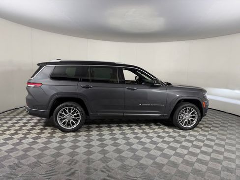Used 2024 Jeep Grand Cherokee L Summit w/ Luxury Tech Group V AWD/4WD image 5