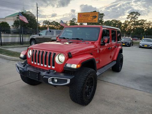 Used 2019 Jeep Wrangler Unlimited Sahara image 1