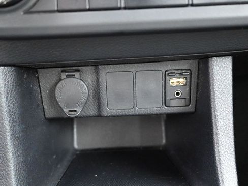 Used 2014 Toyota Corolla LE image 21