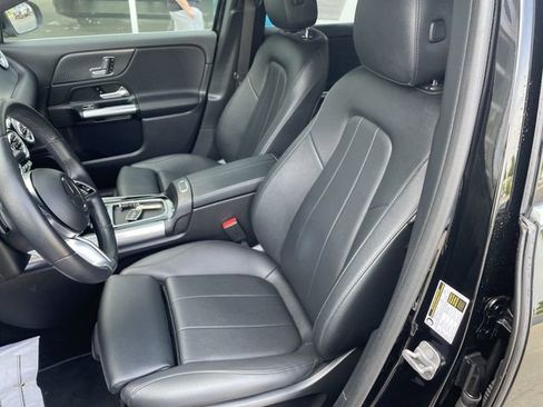 Used 2025 Mercedes-Benz GLA 250 image 17