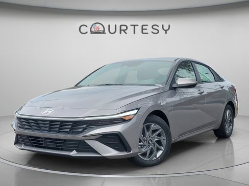 New 2025 Hyundai Elantra Hybrid FWD image 1