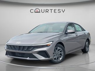 New 2025 Hyundai Elantra Hybrid FWD 360° Tour