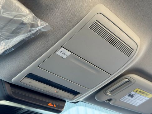 Used 2025 MAZDA MAZDA3 s image 30