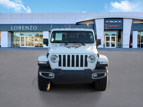 Used 2023 Jeep Gladiator Overland image 2