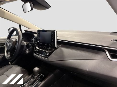 Used 2021 Toyota Corolla LE FWD image 27