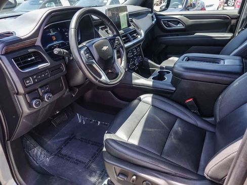 Used 2022 Chevrolet Suburban LT RWD image 16
