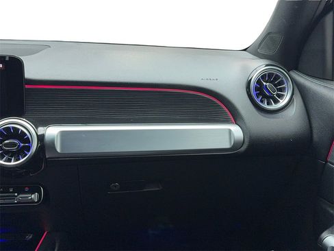 Used 2023 Mercedes-Benz EQB 250+ image 21