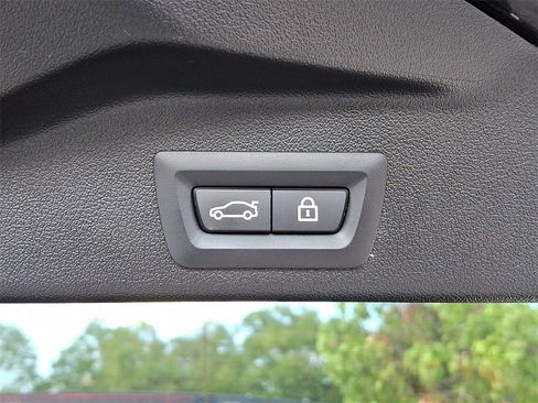 Used 2022 BMW X5 xDrive40i w/ Premium Package image 34