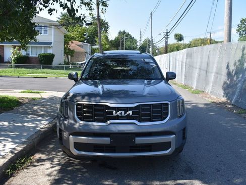 Used 2025 Kia Telluride S FWD image 2
