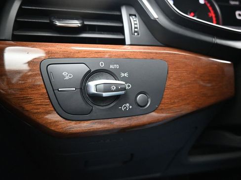 Used 2022 Audi A4 2.0T Premium image 27