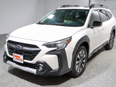 Used 2023 Subaru Outback Limited AWD/4WD image 32