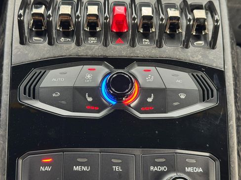 Used 2018 Lamborghini Huracan Performante image 30