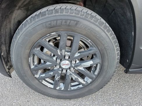 Used 2019 GMC Acadia SLT w/ LPO, Black Accent Package image 14