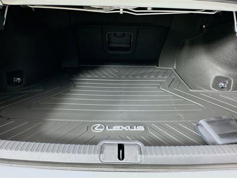 New 2025 Lexus ES 300h w/ Premium Package image 29