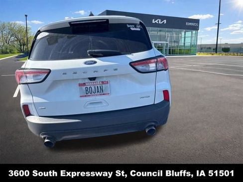 Used 2021 Ford Escape SE w/ SE Sport Appearance Package AWD/4WD image 16