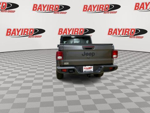 Used 2023 Jeep Gladiator Sport image 2