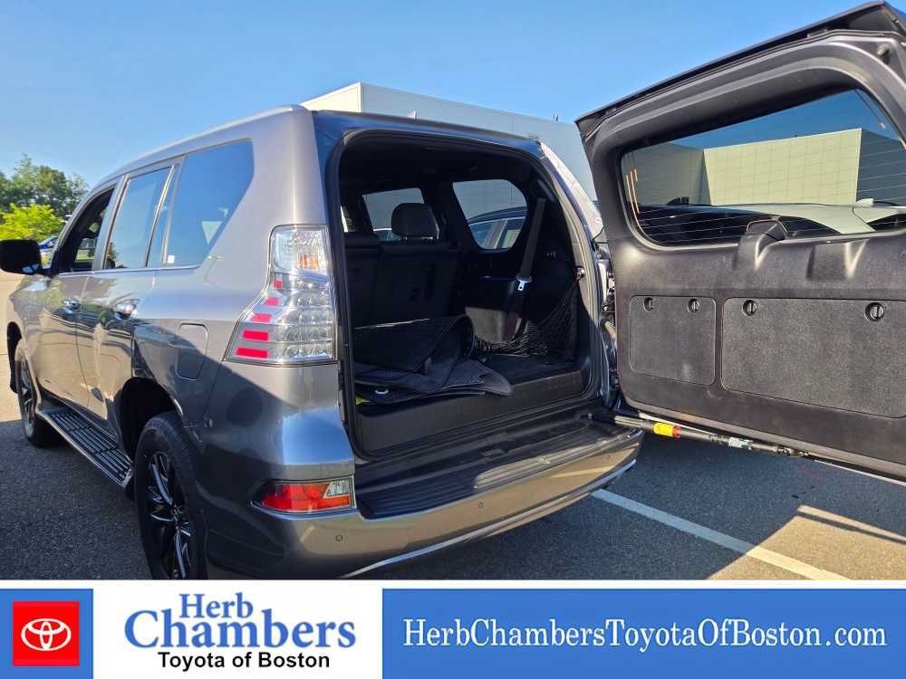 Used 2020 Lexus GX 460 Premium w/ Premium Package AWD/4WD image 4