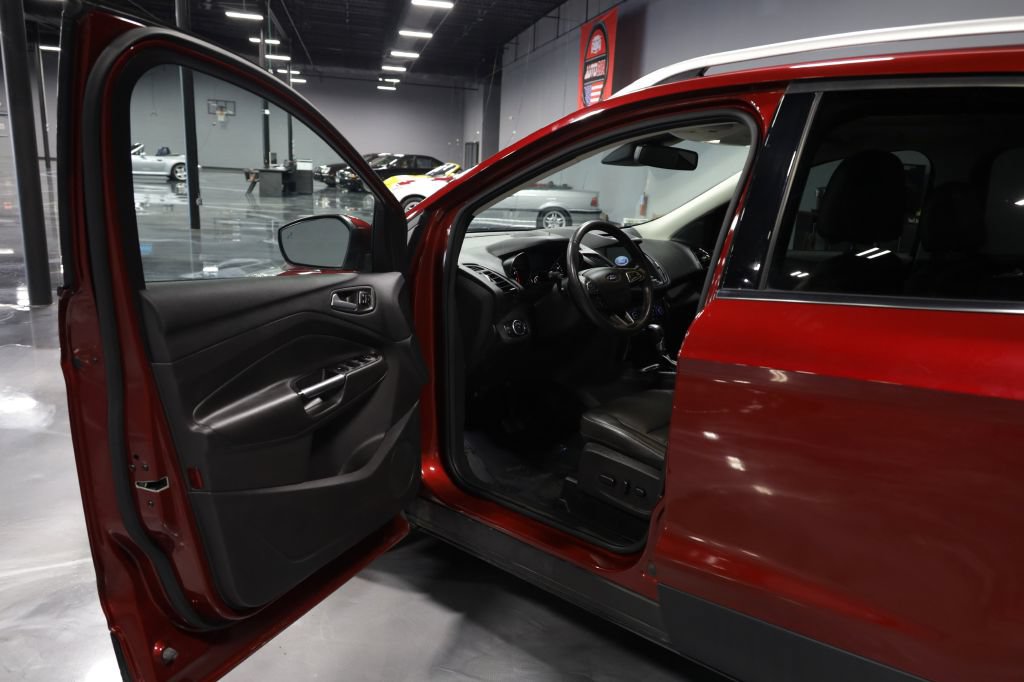 Used 2017 Ford Escape Titanium w/ Equipment Group 301A FWD image 9