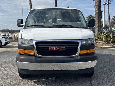 Used 2024 GMC Savana 2500 w/ Driver Convenience Package image 3