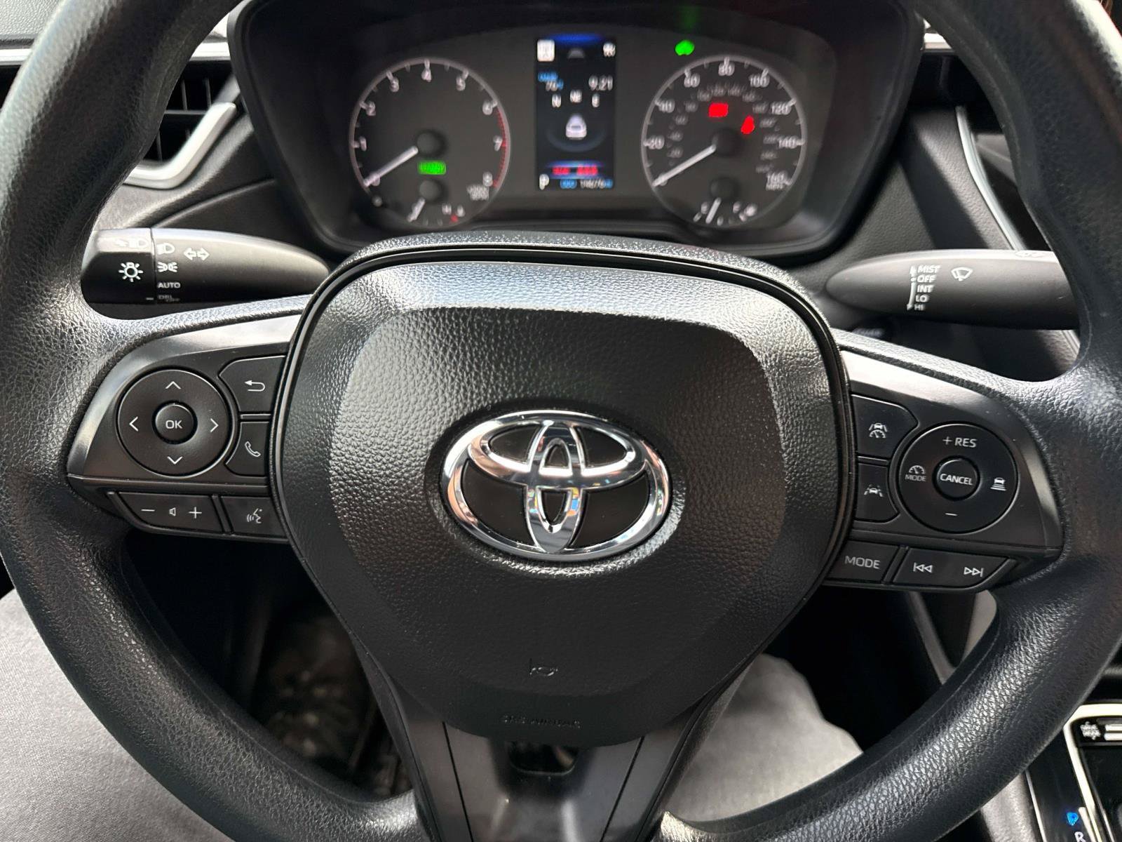 Used 2025 Toyota Corolla Cross AWD Hybrid image 26