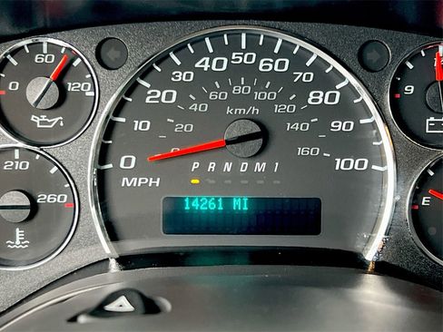 Used 2022 GMC Savana 2500 w/ Driver Convenience Package image 12