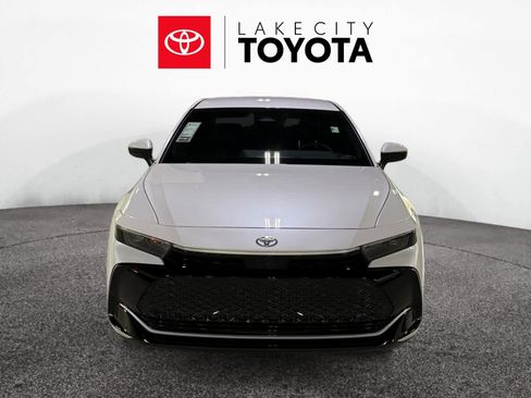 Used 2025 Toyota Crown XLE image 11