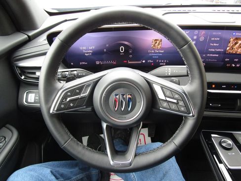 Used 2025 Buick Enclave Preferred image 29