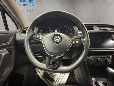 Used 2020 Volkswagen Tiguan SE w/ Panoramic Sunroof Package image 13