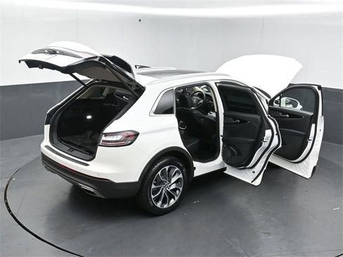 Certified 2023 Lincoln Nautilus Reserve w/ Luxury Package image 59