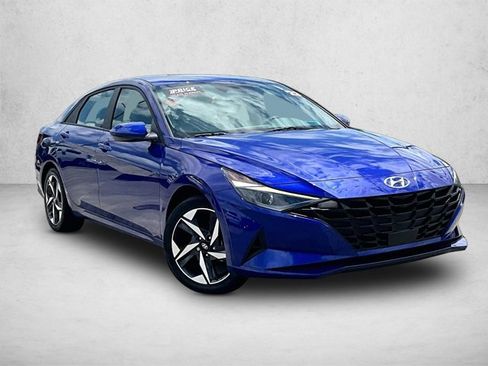 Used 2023 Hyundai Elantra SEL w/ Convenience Package FWD image 12