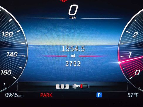 Certified 2025 Mercedes-Benz GLB 250 4MATIC image 26