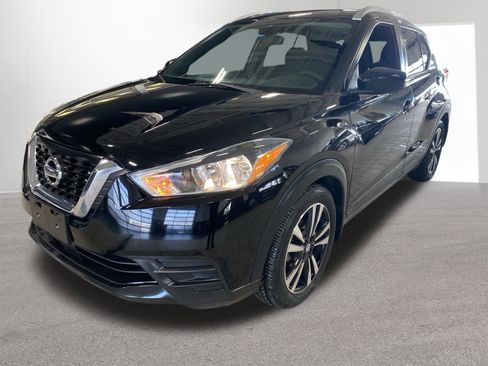 Certified 2020 Nissan Kicks SV image 1