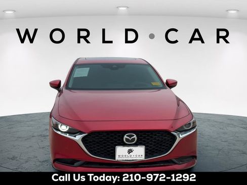 Used 2020 MAZDA MAZDA3 Premium w/ Leather, Moonroof, image 2