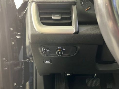 Used 2021 GMC Terrain SLE w/ Driver Convenience Package image 19