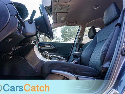 Used 2017 Honda Accord LX image 17