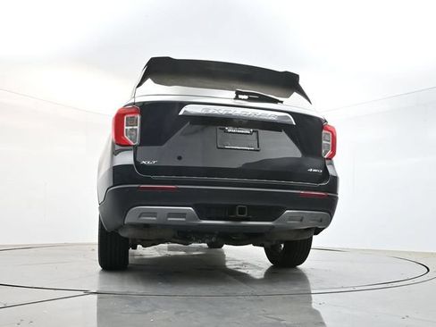 Used 2023 Ford Explorer XLT w/ Equipment Group 202A AWD/4WD image 22