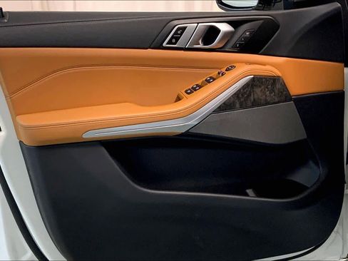 Used 2023 BMW X5 xDrive40i w/ Executive Package image 22