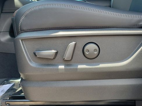 New 2025 Nissan Armada SL image 24