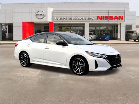 Used 2025 Nissan Sentra SR w/ Lighting Package image 1